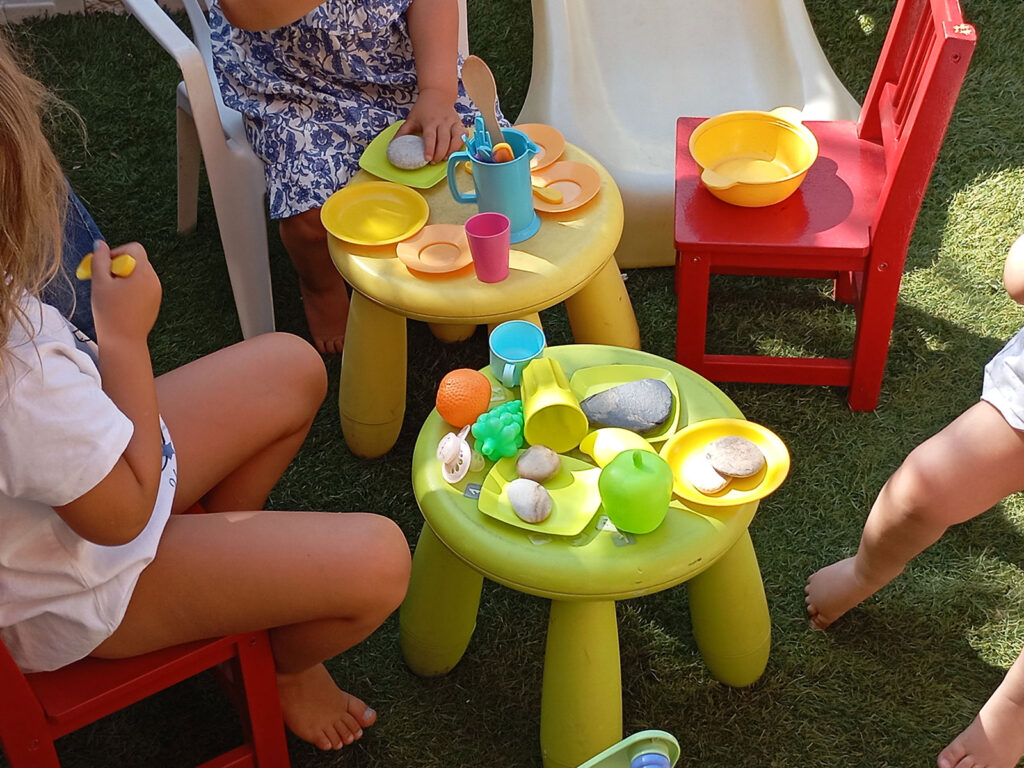 mesas de colores infantiles